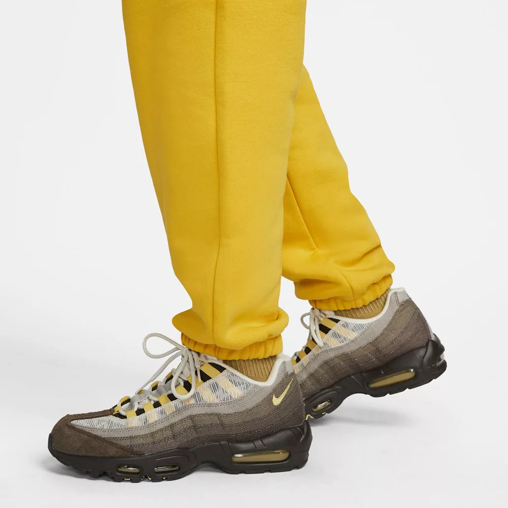 Women's Nike Sportswear Club Fleece Midrise Cargo Pants - Image 8